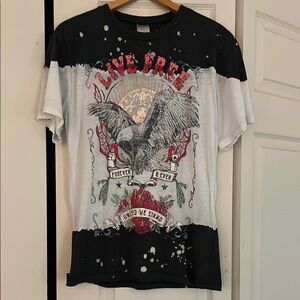 No Boundaries Short Sleeve Tee Rock Graphic